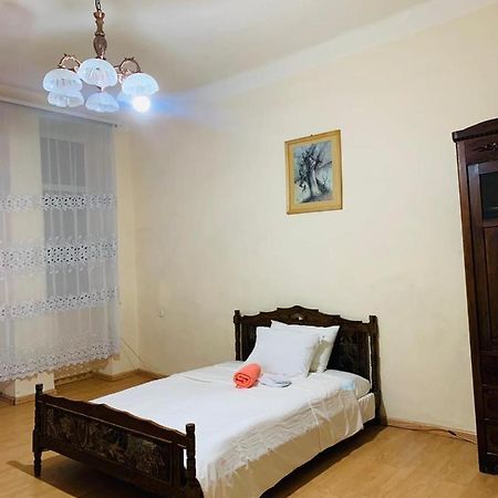 Infinity Hostel & Tour Єреван Екстер'єр фото