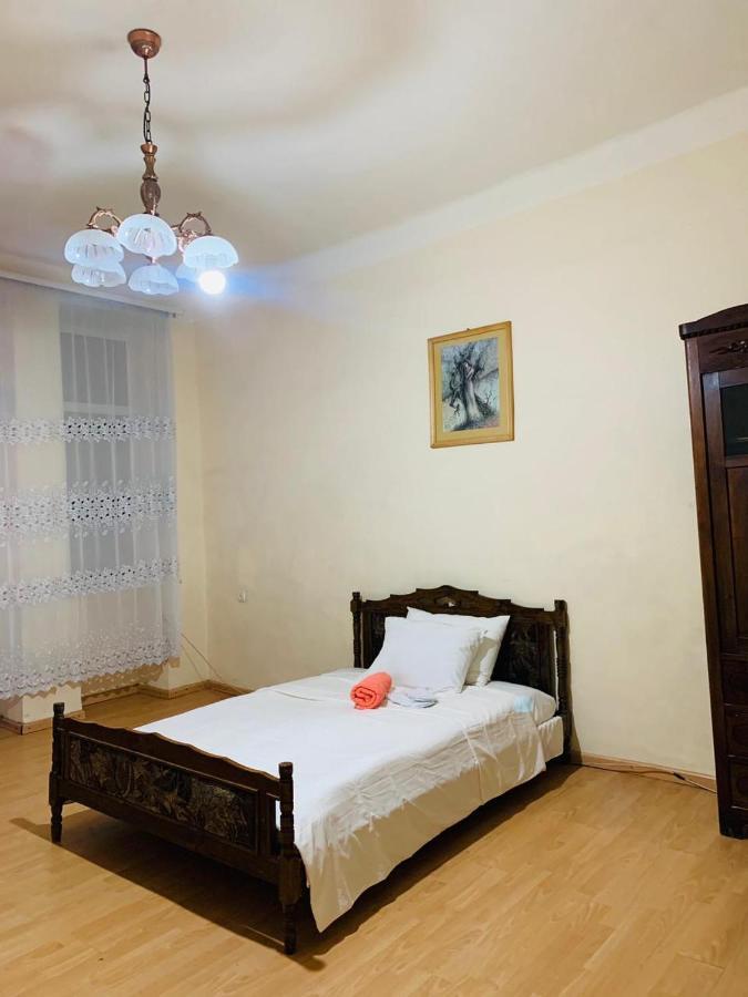 Infinity Hostel & Tour Єреван Екстер'єр фото