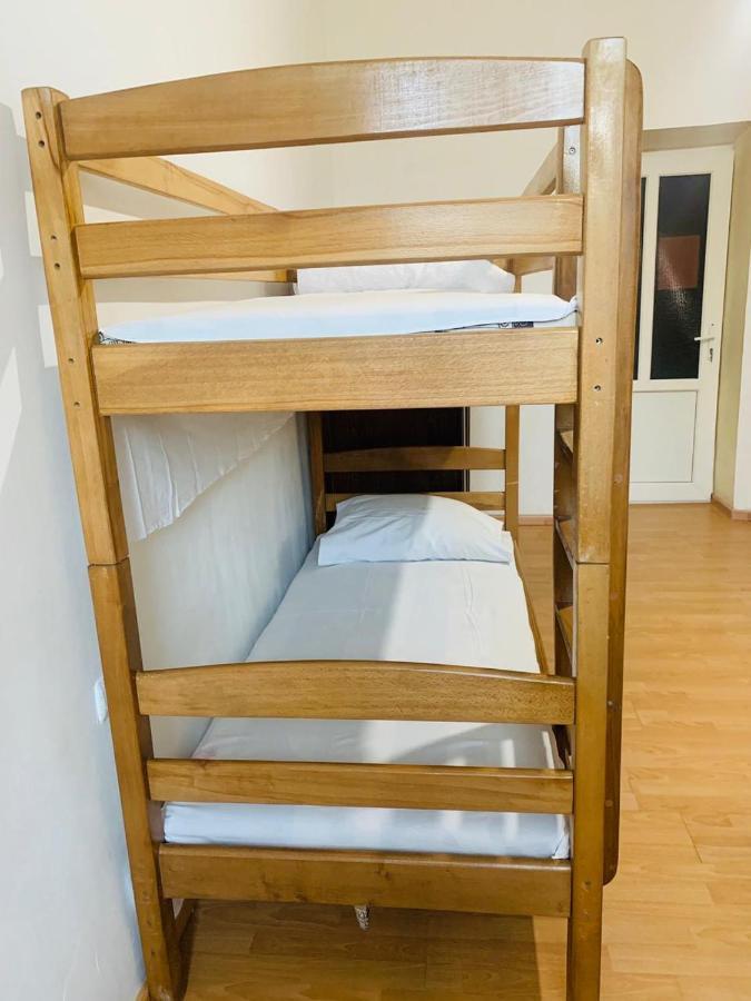 Infinity Hostel & Tour Єреван Екстер'єр фото