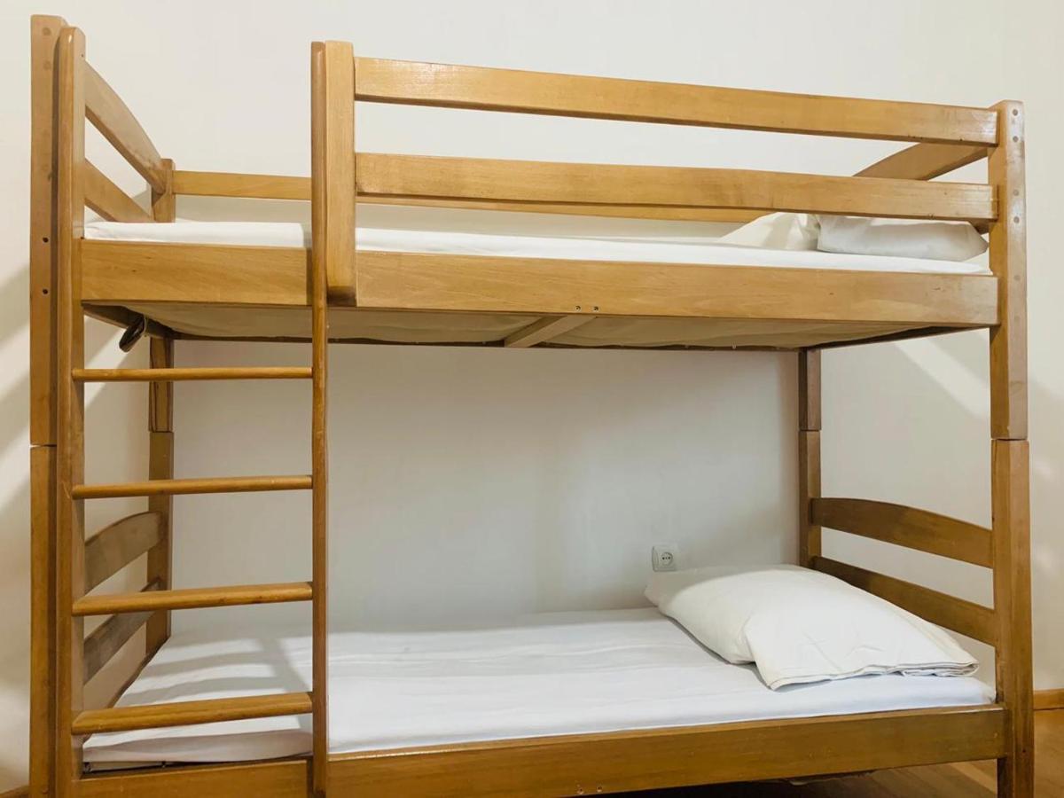 Infinity Hostel & Tour Єреван Екстер'єр фото