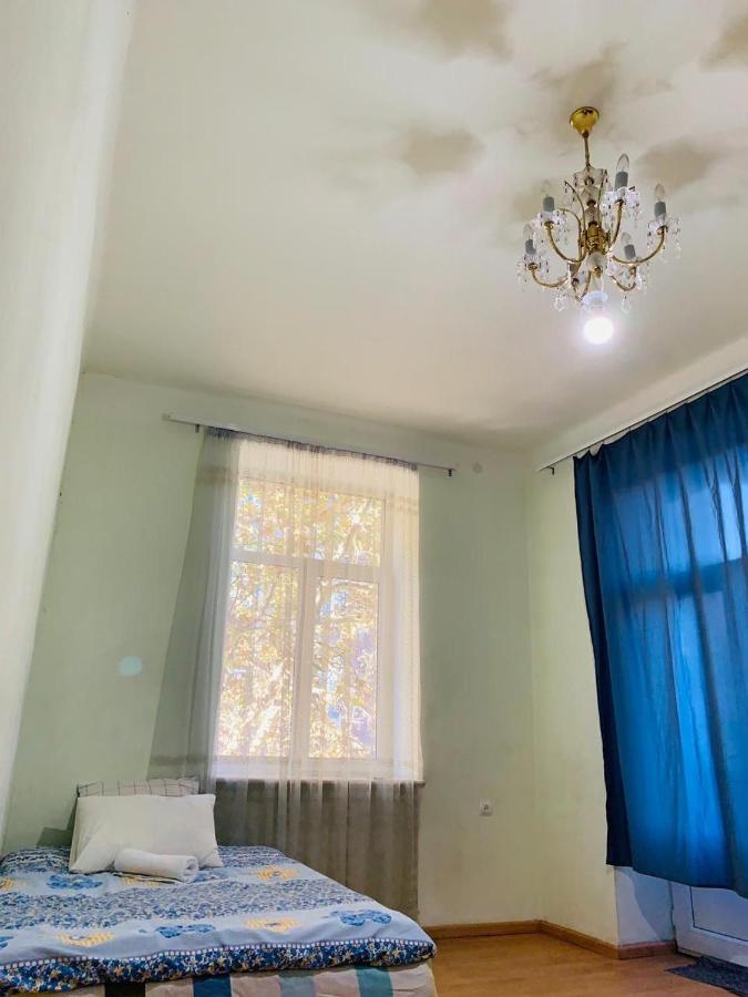 Infinity Hostel & Tour Єреван Екстер'єр фото