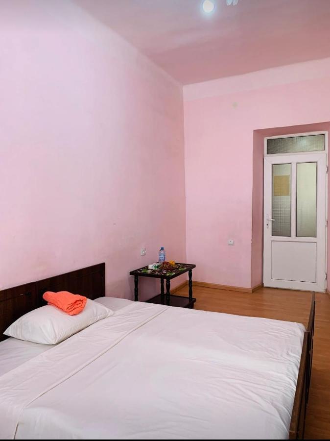 Infinity Hostel & Tour Єреван Екстер'єр фото