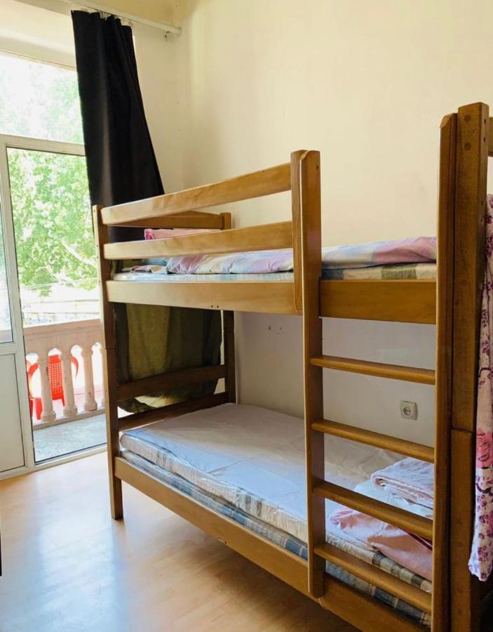 Infinity Hostel & Tour Єреван Екстер'єр фото